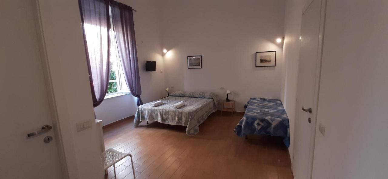 Casa Laura Oliva Mancini * Napoli