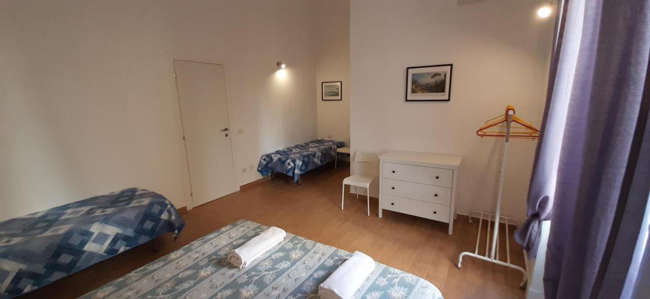 Casa Laura Oliva Mancini * Napoli